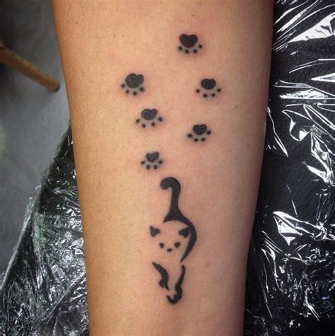 cat paw tatoo